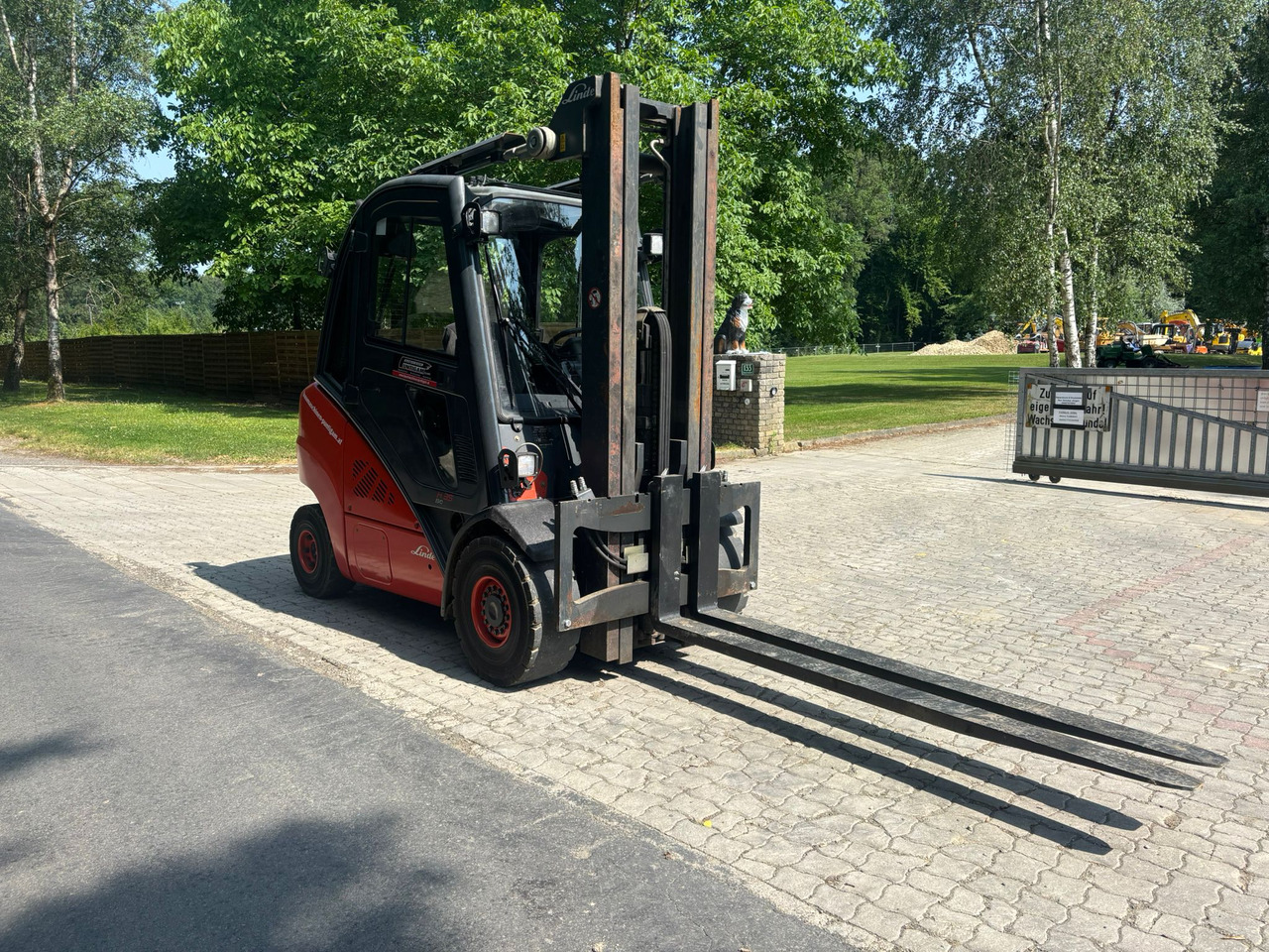 LINDE H 35 D-02 Triplex - Empilhadeira a diesel: foto 4 LINDE H 35 D-02 Triplex - Empilhadeira a diesel: foto 4