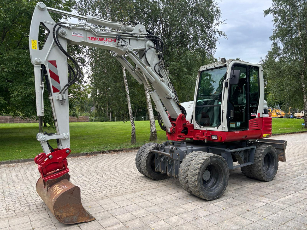 TAKEUCHI TB 295 W - Escavadeira de rodas: foto 3 TAKEUCHI TB 295 W - Escavadeira de rodas: foto 3