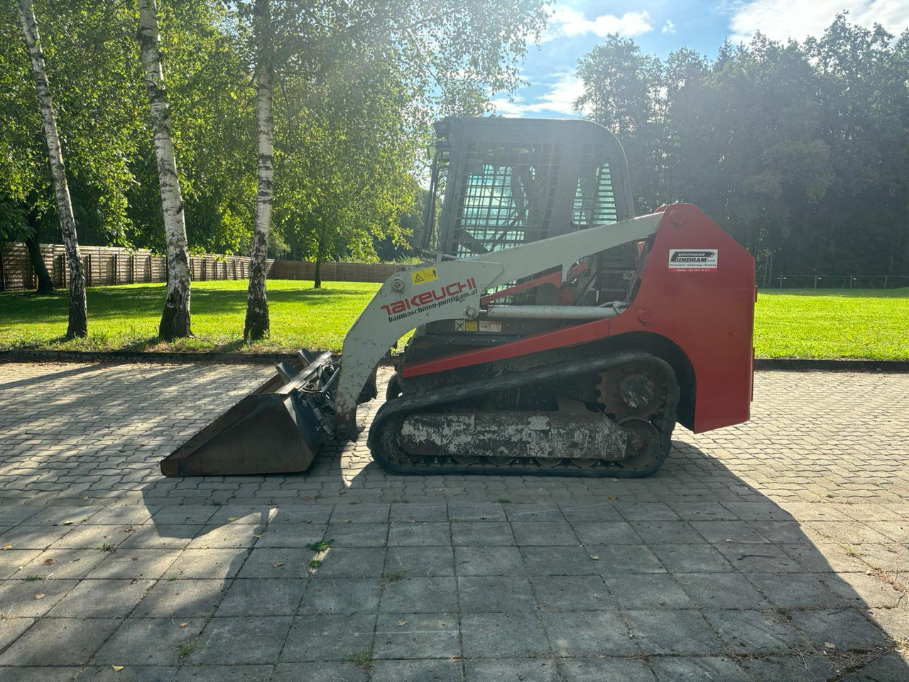 TAKEUCHI TL 230 - Mini pá carregadora: foto 2 TAKEUCHI TL 230 - Mini pá carregadora: foto 2