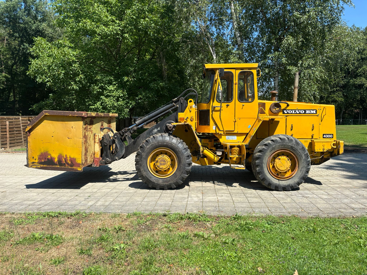 VOLVO BM 4300 - Pá carregadora de rodas: foto 1 VOLVO BM 4300 - Pá carregadora de rodas: foto 1