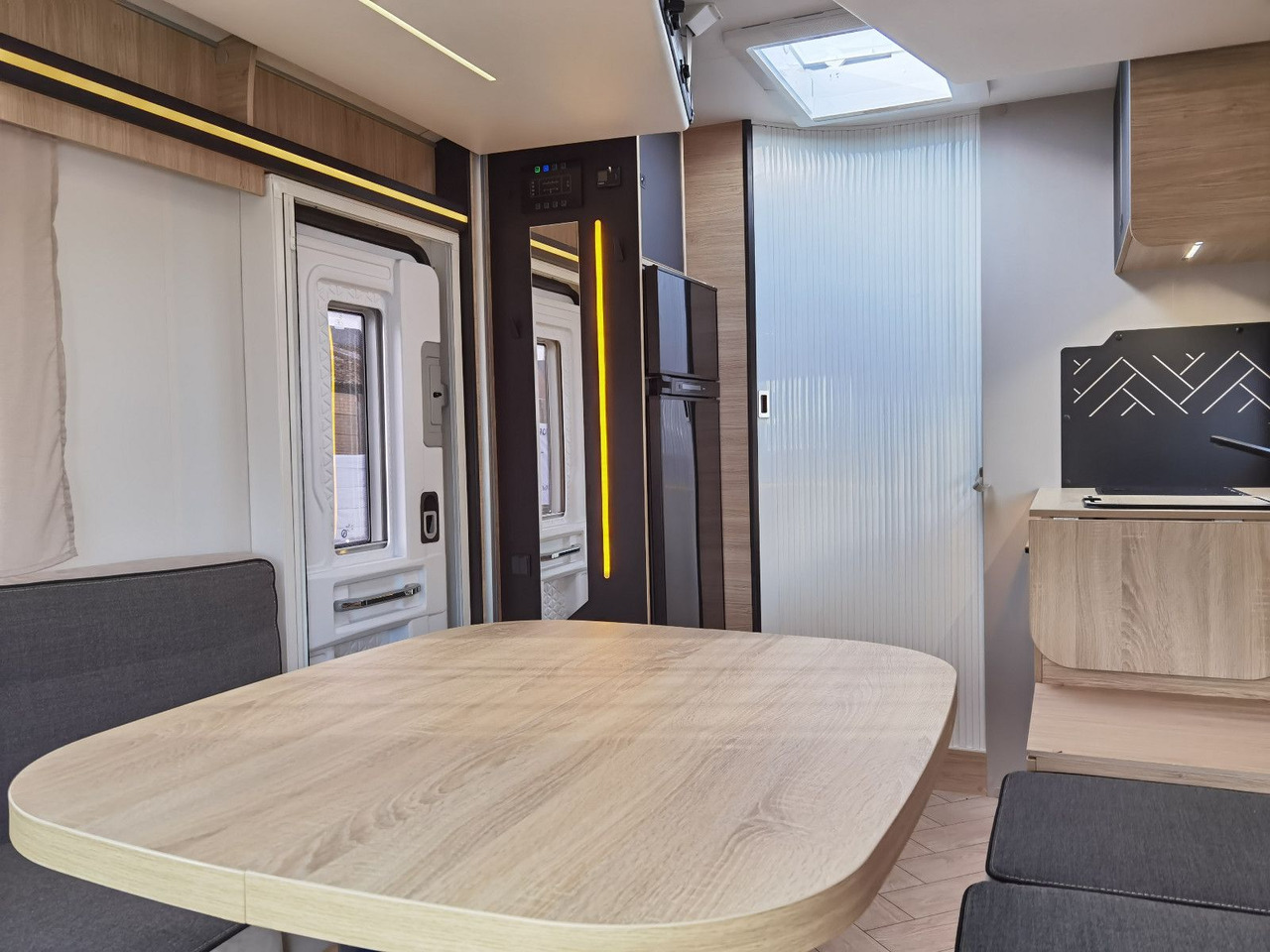 Autocaravana perfilada Chausson 630 TITANIUM / - 2026 - / EINZEL. - HUBBETTEN: foto 8