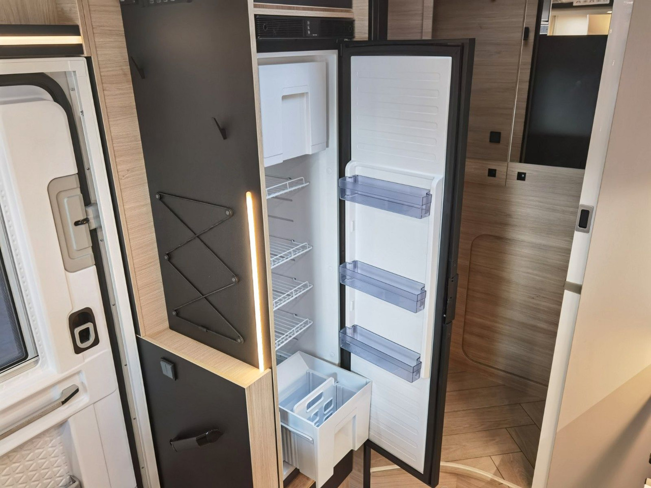 Autocaravana perfilada Chausson 650 TITANIUM / -2026- / 165PS-8G. / AHK/ HUBBETT: foto 19