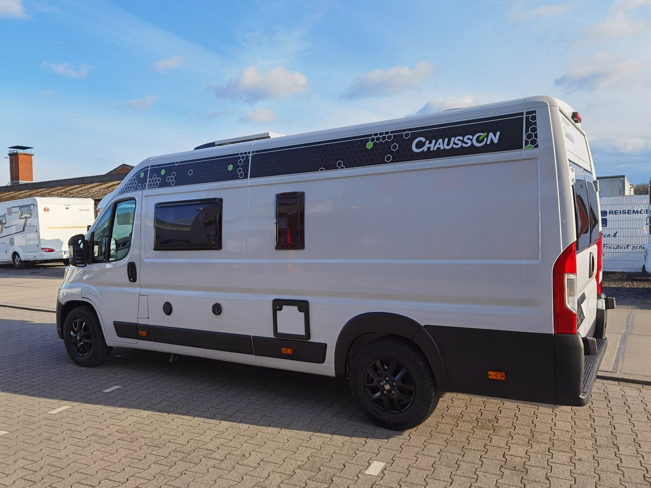 Chausson V697 FIRST LINE / - 2025 - /140PS / EINZELBETTEN Chausson V697 FIRST LINE / - 2025 - /140PS / EINZELBETTEN - Campervan: foto 5 Chausson V697 FIRST LINE / - 2025 - /140PS / EINZELBETTEN Chausson V697 FIRST LINE / - 2025 - /140PS / EINZELBETTEN - Campervan: foto 5