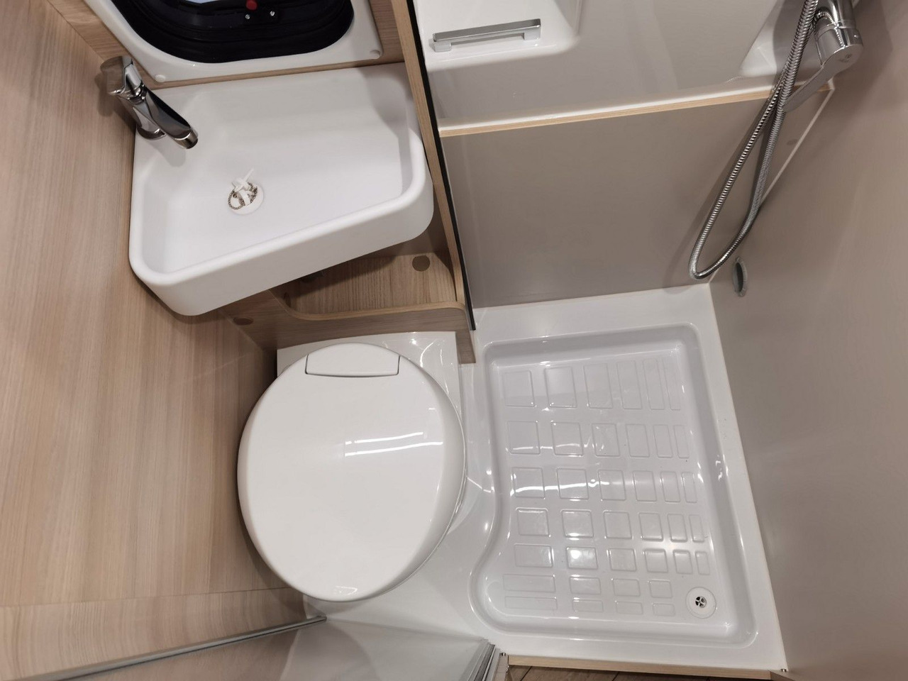 Campervan Chausson V697 SPORT LINE / -2026- / 140-8G./ EINZELBETTEN: foto 21 Campervan Chausson V697 SPORT LINE / -2026- / 140-8G./ EINZELBETTEN: foto 21