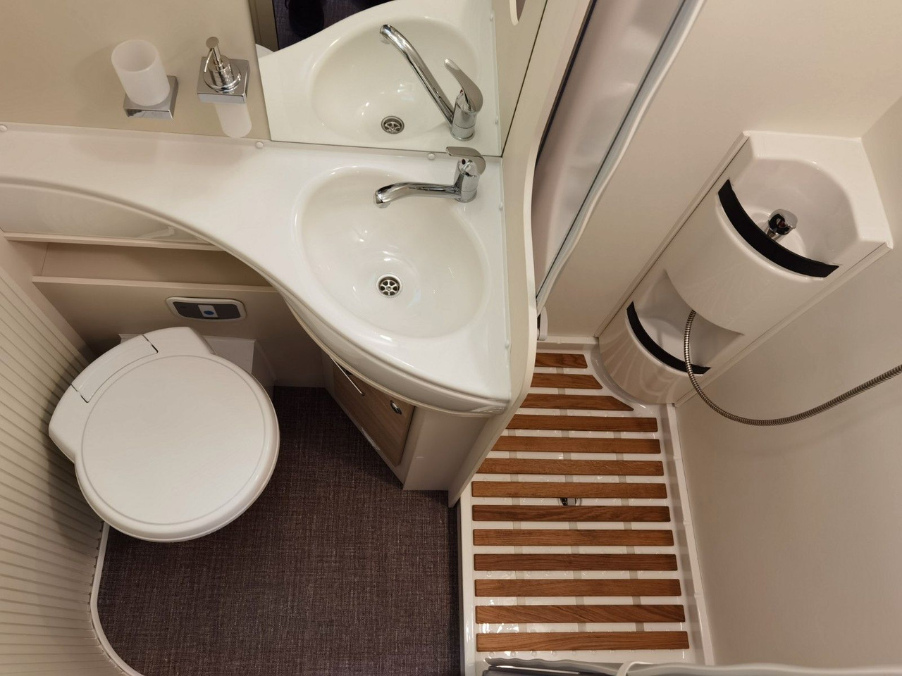 Autocaravana capucine Eura Mobil ACTIVA ONE 630 LS / -2025- / 140PS / RAUMWUNDER: foto 22 Autocaravana capucine Eura Mobil ACTIVA ONE 630 LS / -2025- / 140PS / RAUMWUNDER: foto 22