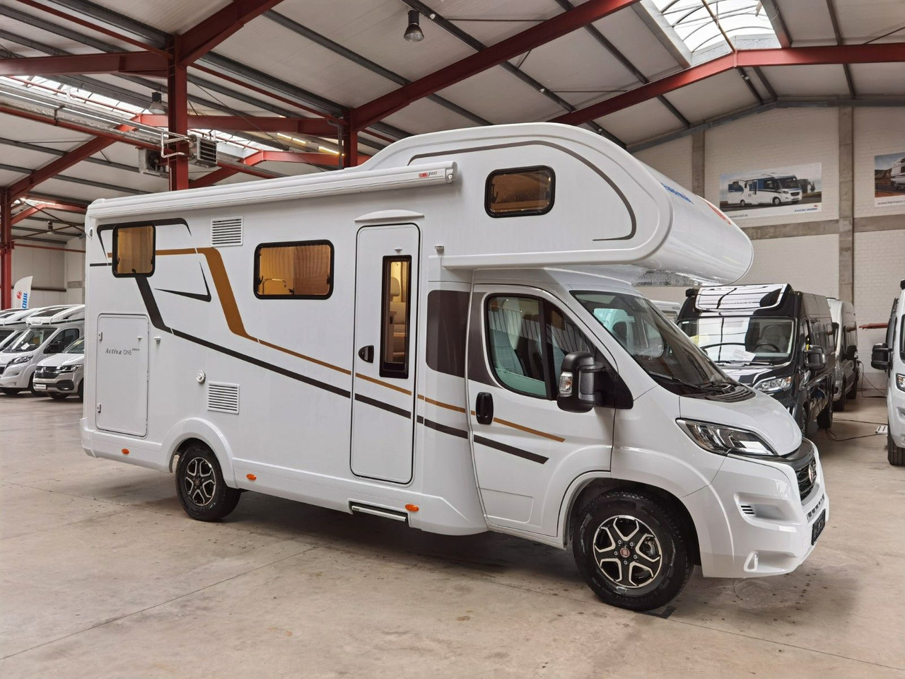 Autocaravana capucine Eura Mobil ACTIVA ONE 690 HB / 180PS-40H MAXI/ PANORAMADACH: foto 10
