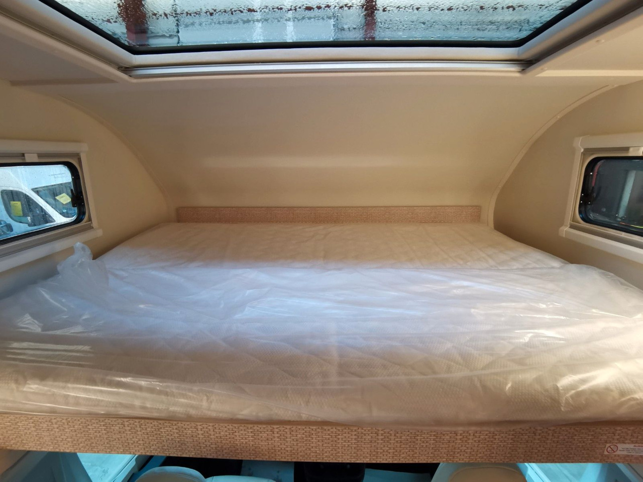 Autocaravana capucine Eura Mobil ACTIVA ONE 690 HB / 180PS-40H MAXI/ PANORAMADACH: foto 18