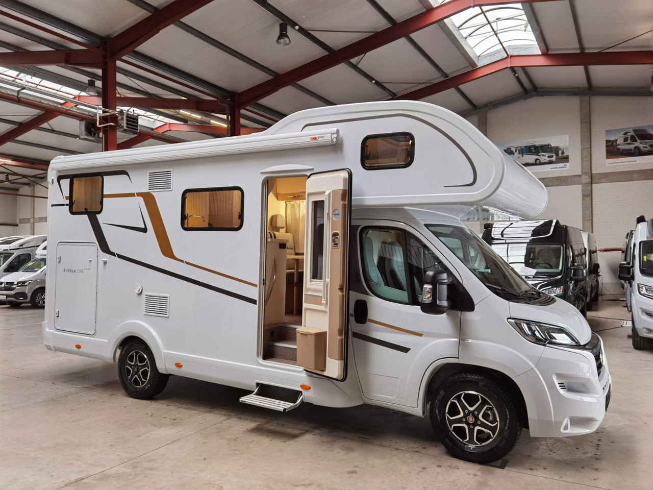 Autocaravana capucine Eura Mobil ACTIVA ONE 690 HB / 180PS-40H MAXI/ PANORAMADACH: foto 7