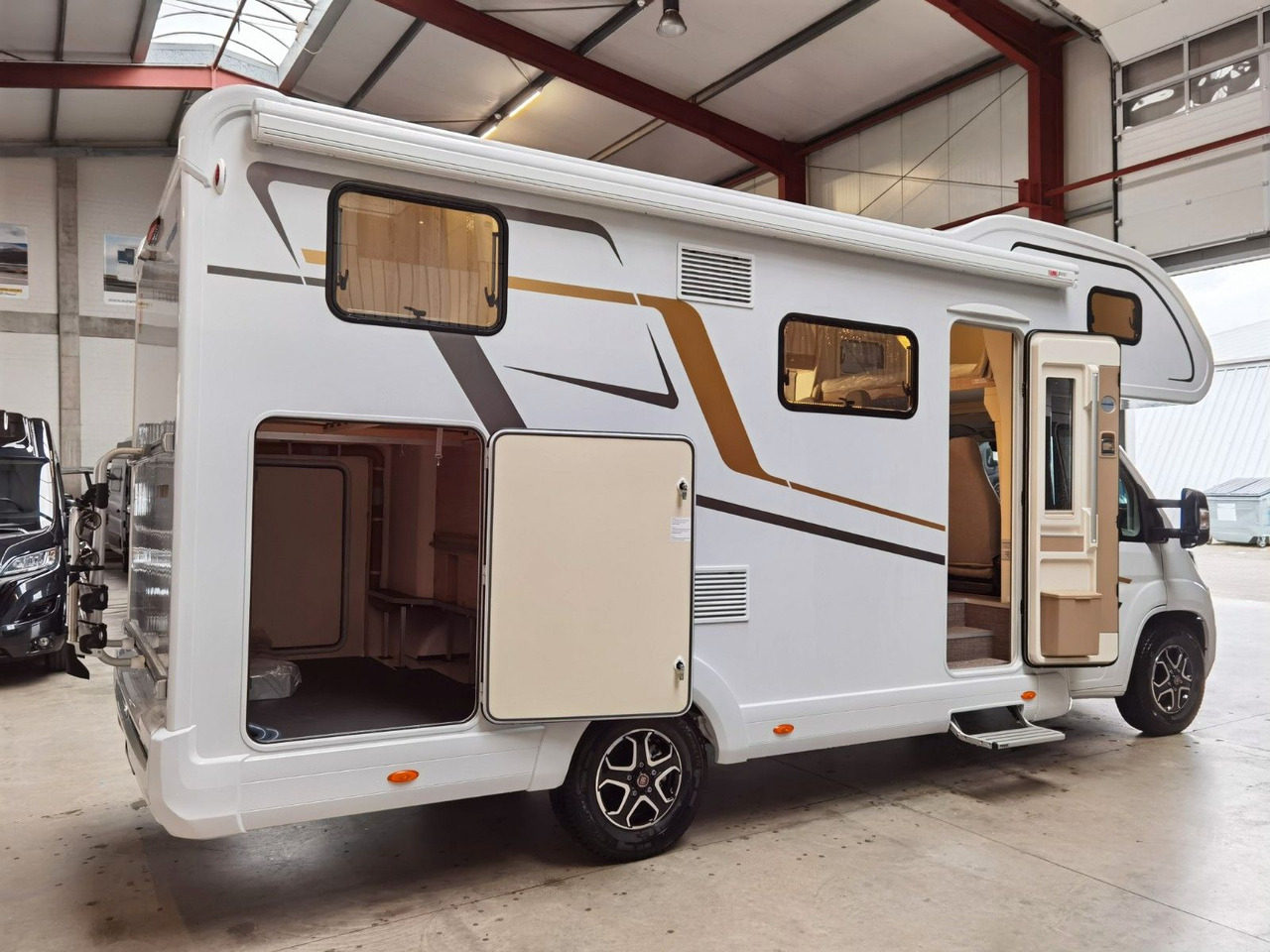 Autocaravana capucine Eura Mobil ACTIVA ONE 690 HB / 180PS-40H MAXI/ PANORAMADACH: foto 8