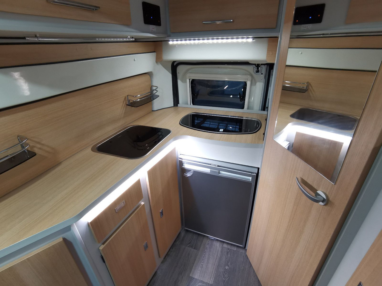 Campervan Karmann DEXTER 550 / 140PS / CONCEPT - PAKET & HUBBETT: foto 16