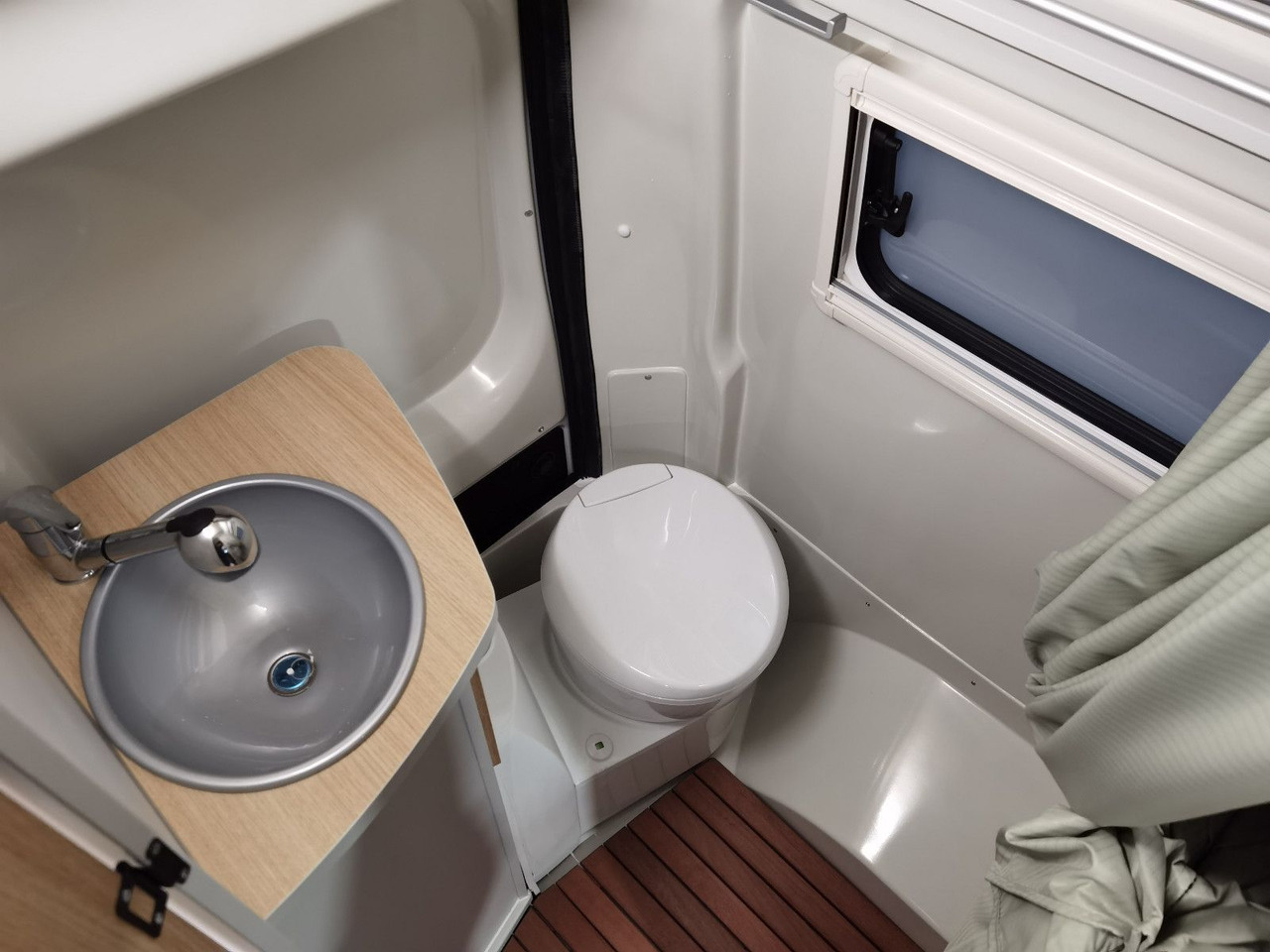 Campervan Karmann DEXTER 550 / 140PS / CONCEPT - PAKET & HUBBETT: foto 25