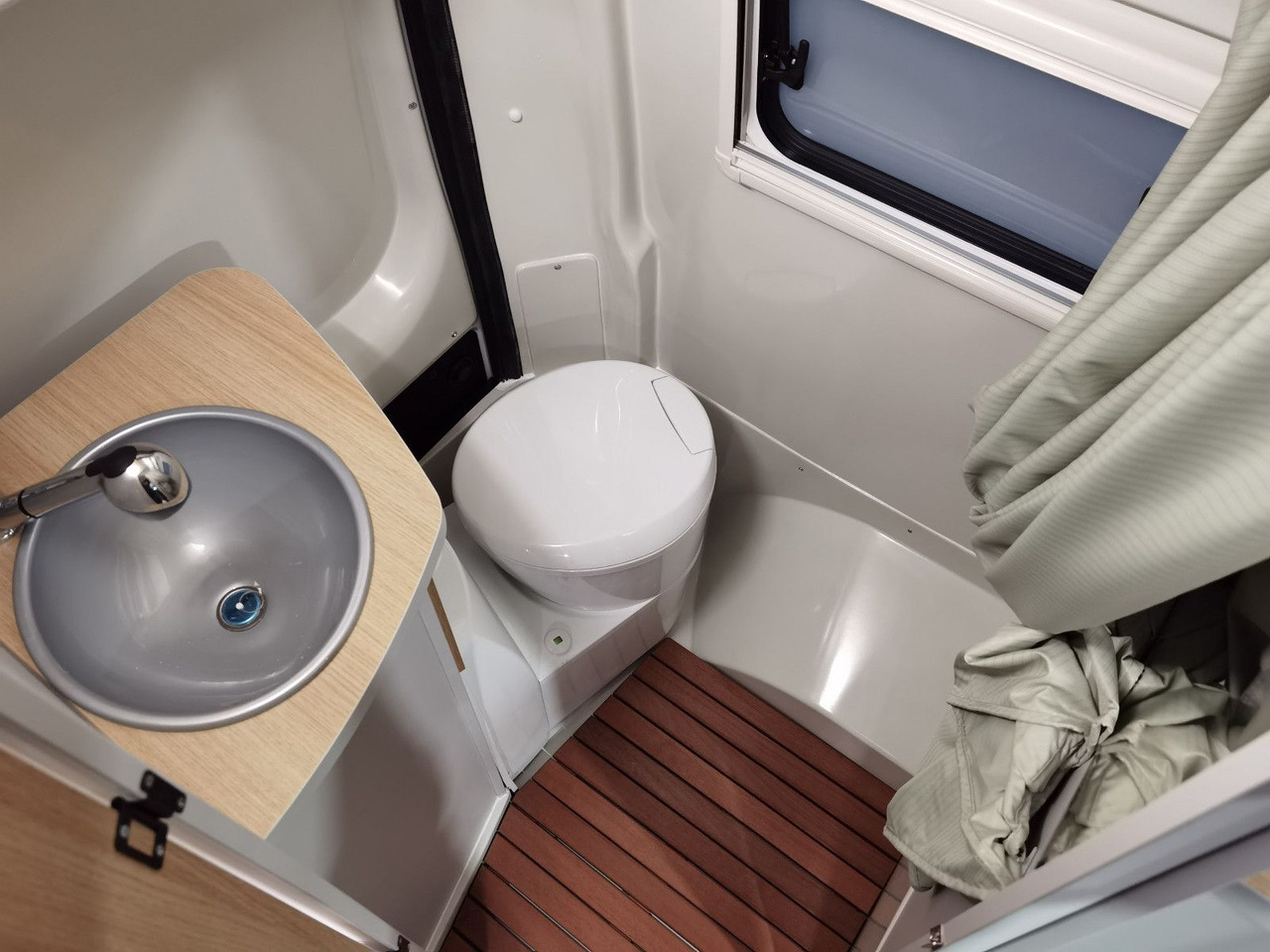 Campervan Karmann DEXTER 550 / 140PS / CONCEPT - PAKET & HUBBETT: foto 24