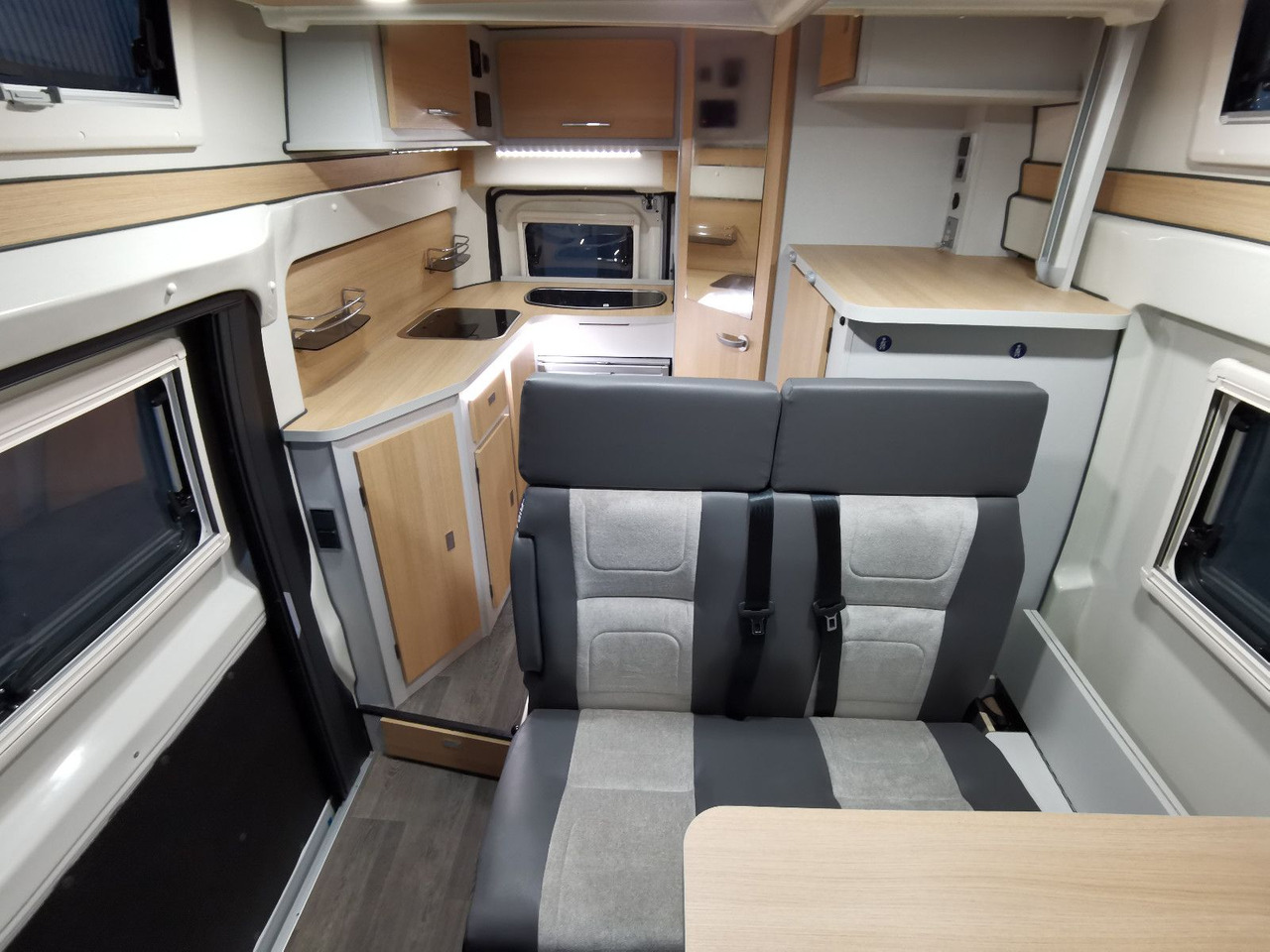 Campervan Karmann DEXTER 550 / 140PS / CONCEPT - PAKET & HUBBETT: foto 13
