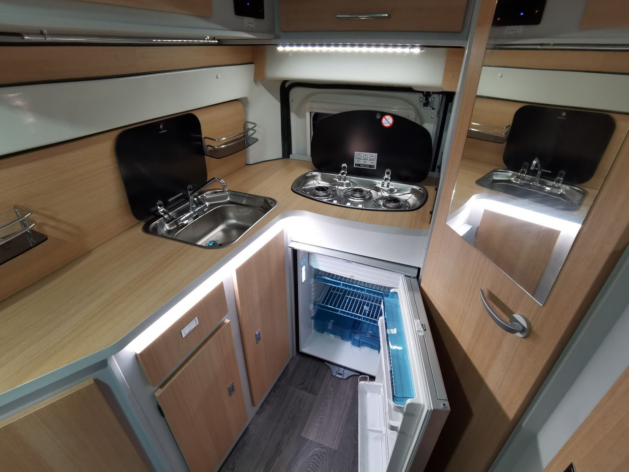 Campervan Karmann DEXTER 550 / 140PS / CONCEPT - PAKET & HUBBETT: foto 23