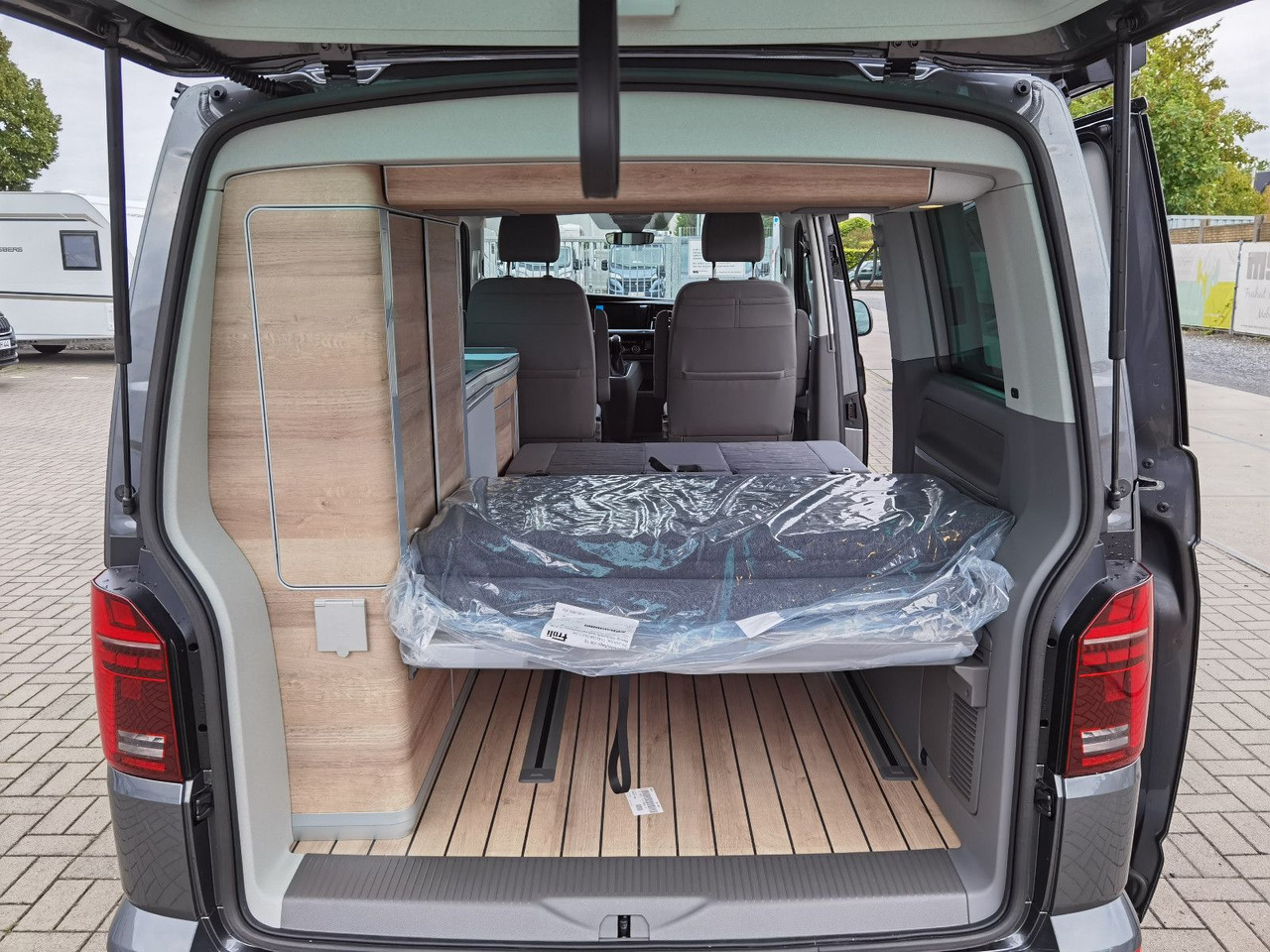 Furgão de passageiros Volkswagen T6.1 CALIFORNIA OCEAN EDITION / DSG / ACC / NAVI: foto 17