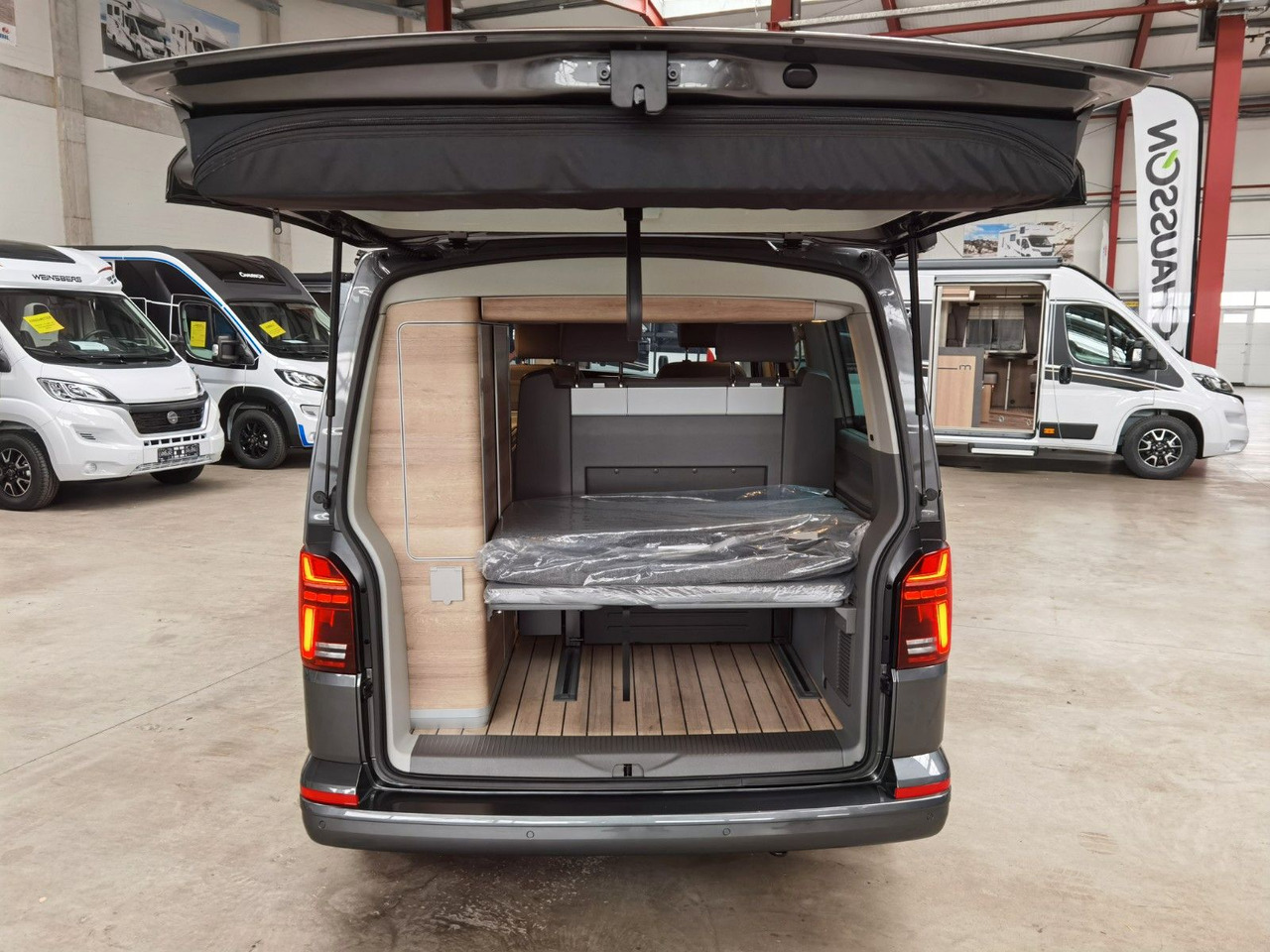 Furgão de passageiros Volkswagen T6.1 CALIFORNIA OCEAN EDITION / DSG / NAVI / ACC: foto 8
