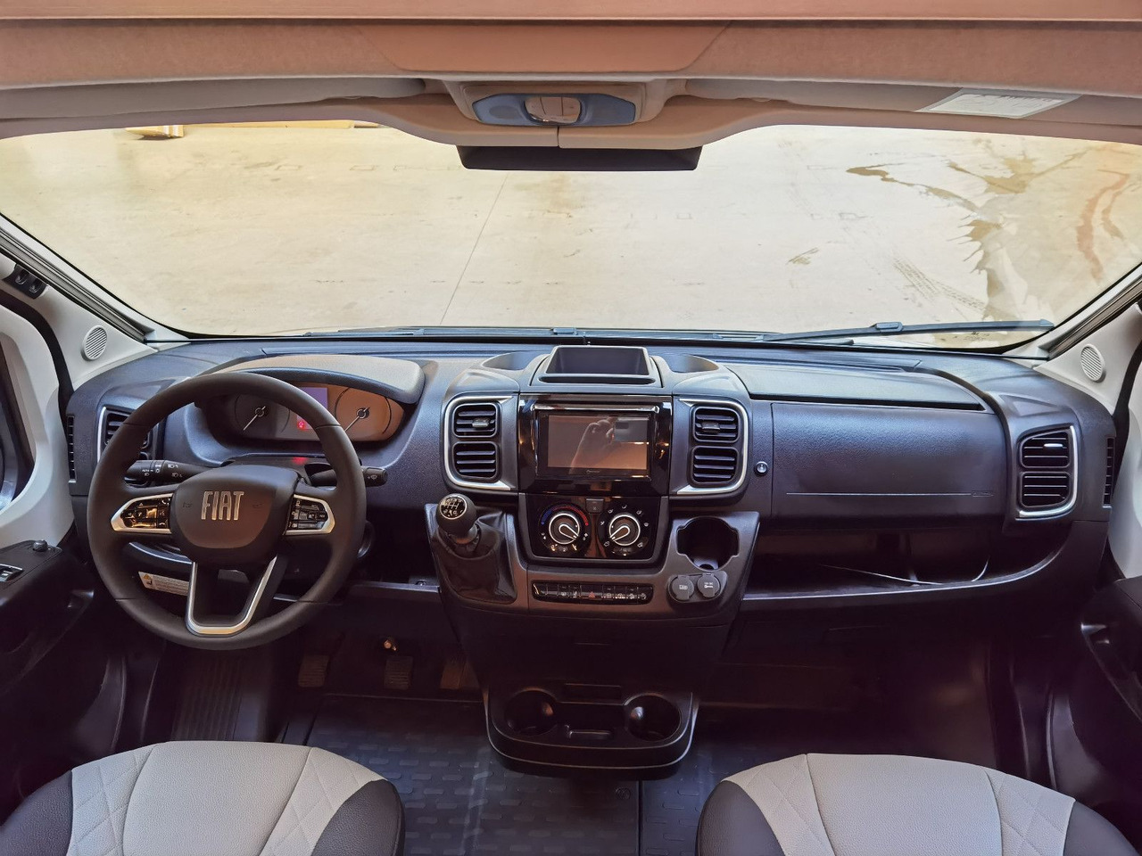 Campervan Weinsberg CARABUS GREY 540 MQ - EDITION FIRE /-2026-/140PS: foto 11 Campervan Weinsberg CARABUS GREY 540 MQ - EDITION FIRE /-2026-/140PS: foto 11