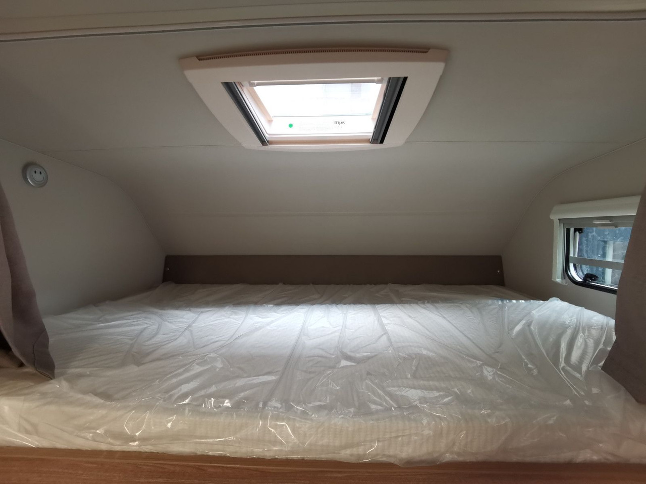 Autocaravana capucine Weinsberg CARAHOME 600 DKG/ -2025 - / 140PS / ETAGENBETTEN: foto 20