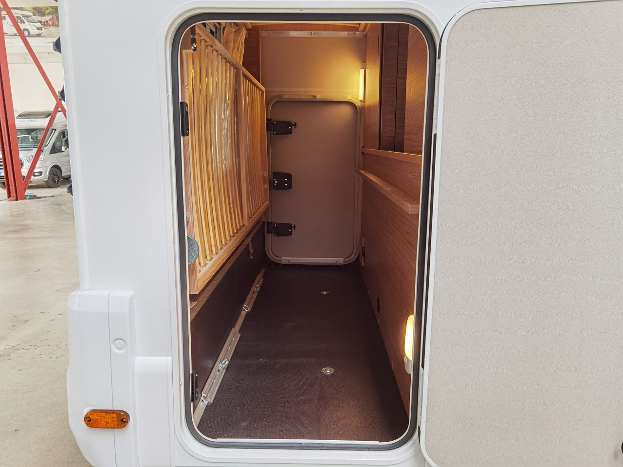Autocaravana capucine Weinsberg CARAHOME 600 DKG/ -2025 - / 140PS / ETAGENBETTEN: foto 10