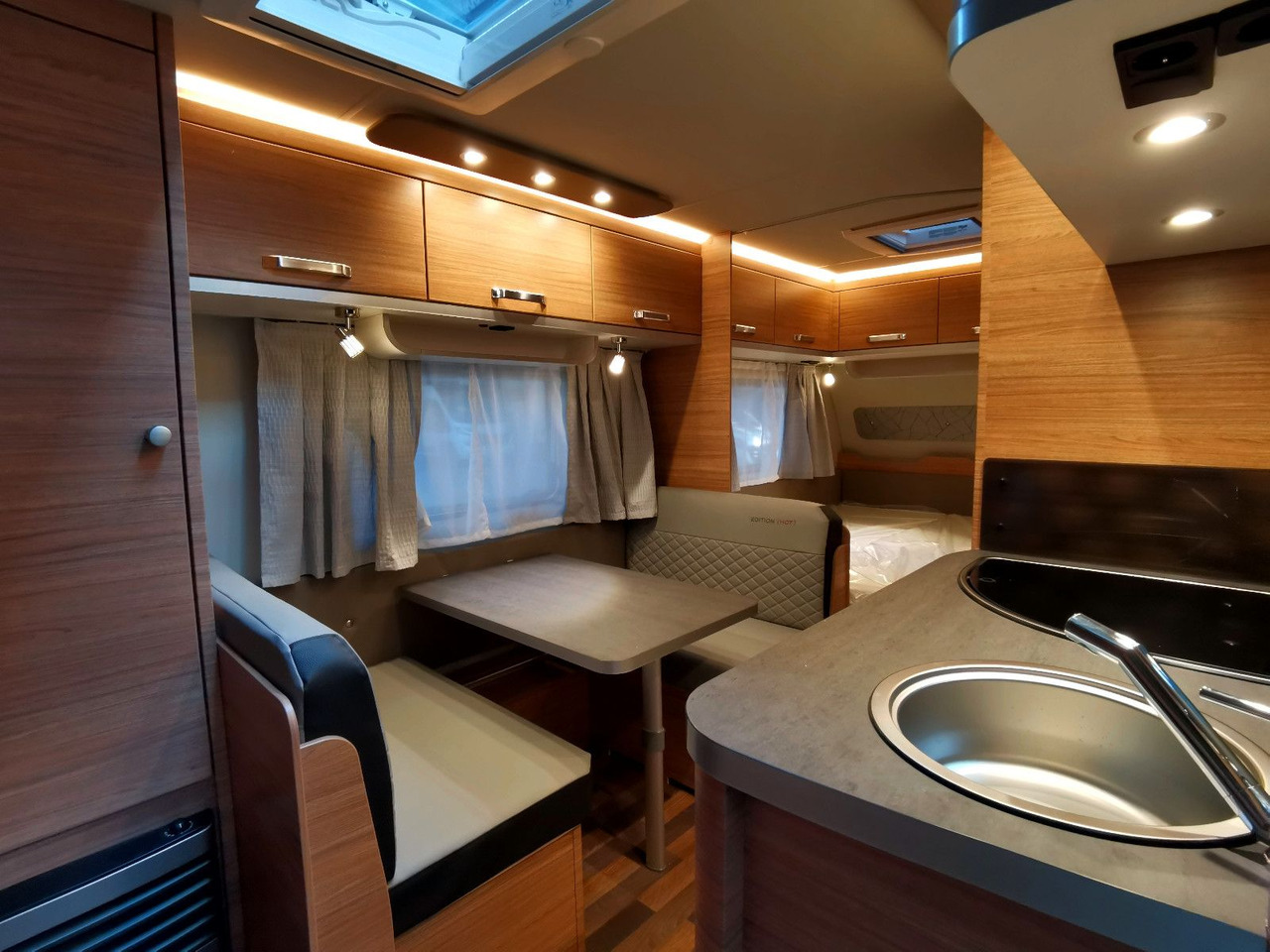 Caravana Weinsberg CARAONE 500 FDK EDITION HOT /-2025-/ETAGENBETTEN: foto 11 Caravana Weinsberg CARAONE 500 FDK EDITION HOT /-2025-/ETAGENBETTEN: foto 11