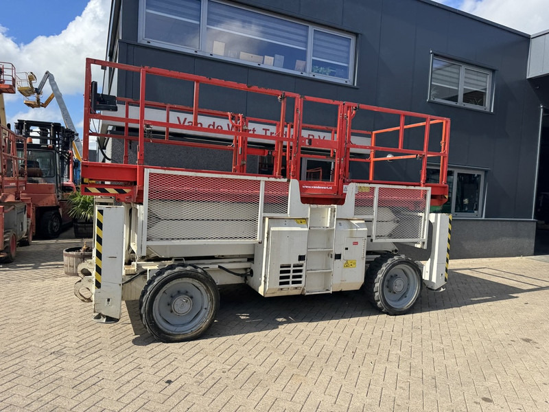Genie GS 3390 RT Schaarhoogwerker / Scissor Lift / Arbeitsbuhne 12mtr werkhoogte 4x4 Deutz DIESEL 2013 - Plataforma de Tijera/ Plataforma de tesoura: foto 2 Genie GS 3390 RT Schaarhoogwerker / Scissor Lift / Arbeitsbuhne 12mtr werkhoogte 4x4 Deutz DIESEL 2013 - Plataforma de Tijera/ Plataforma de tesoura: foto 2