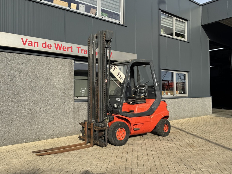Linde H25D-02 Triplo 640 Freelift / Sideshift / 4e functie Diesel 1995 - Empilhadeira a diesel: foto 2 Linde H25D-02 Triplo 640 Freelift / Sideshift / 4e functie Diesel 1995 - Empilhadeira a diesel: foto 2