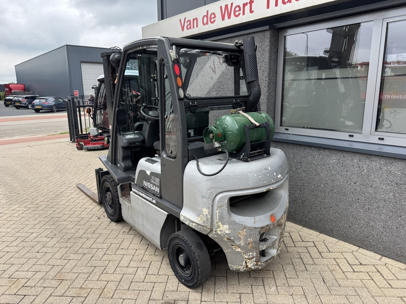 Nissan UD02A25PQ Triplo 475 Freelift/Sideshift LPG 2005 - Empilhadeira a gás: foto 5 Nissan UD02A25PQ Triplo 475 Freelift/Sideshift LPG 2005 - Empilhadeira a gás: foto 5