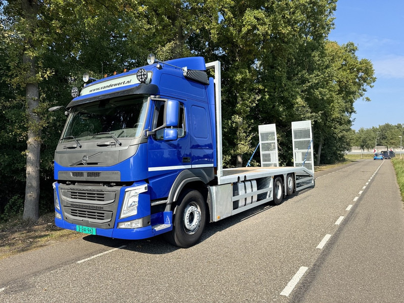 Volvo FM370 6X2 Machine Transporter / Oprij Vrachtwagen 2019 / EURO 6 / 550DKM / Steering Wheel / APK 11-2026 - Camião transporte de veículos: foto 1 Volvo FM370 6X2 Machine Transporter / Oprij Vrachtwagen 2019 / EURO 6 / 550DKM / Steering Wheel / APK 11-2026 - Camião transporte de veículos: foto 1
