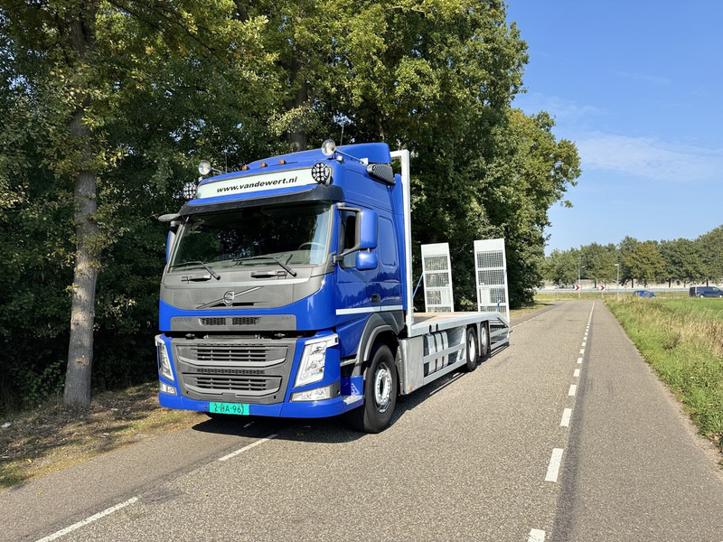 Volvo FM370 6X2 Machine Transporter / Oprij Vrachtwagen 2019 / EURO 6 / 550DKM / Steering Wheel / APK 11-2026 - Camião transporte de veículos: foto 1 Volvo FM370 6X2 Machine Transporter / Oprij Vrachtwagen 2019 / EURO 6 / 550DKM / Steering Wheel / APK 11-2026 - Camião transporte de veículos: foto 1