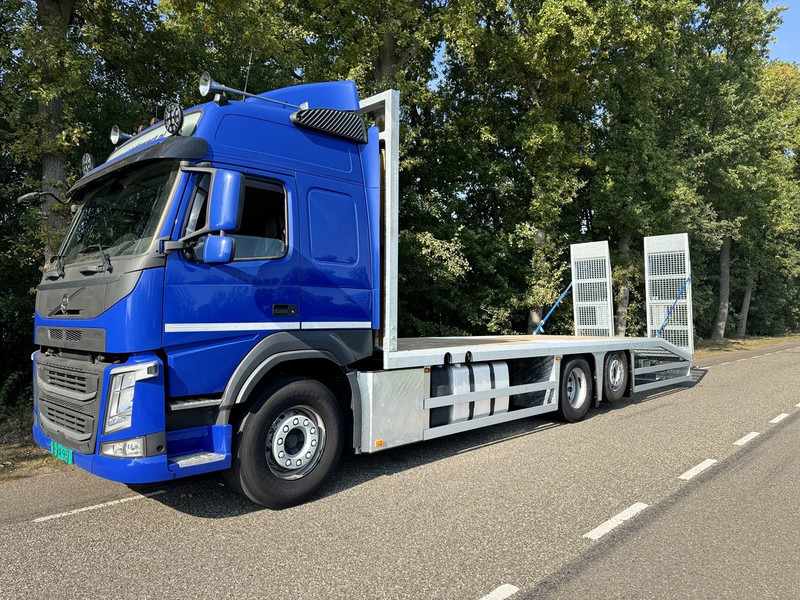Volvo FM370 6X2 Machine Transporter / Oprij Vrachtwagen 2019 / EURO 6 / 550DKM / Steering Wheel / APK 11-2026 - Camião transporte de veículos: foto 3 Volvo FM370 6X2 Machine Transporter / Oprij Vrachtwagen 2019 / EURO 6 / 550DKM / Steering Wheel / APK 11-2026 - Camião transporte de veículos: foto 3