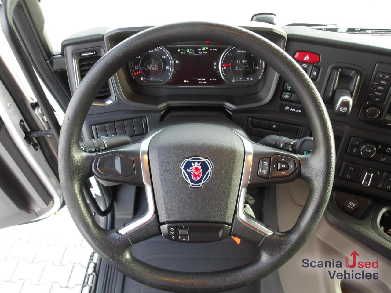 SCANIA P 320 B6x2*4LB / Full Air / Getränkefahrzeug - Camião transporte de bebidas: foto 3 SCANIA P 320 B6x2*4LB / Full Air / Getränkefahrzeug - Camião transporte de bebidas: foto 3