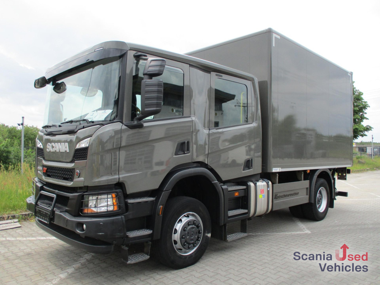 SCANIA P 370 B4x4HA Koffer mit Lbw. - Camião furgão: foto 1 SCANIA P 370 B4x4HA Koffer mit Lbw. - Camião furgão: foto 1