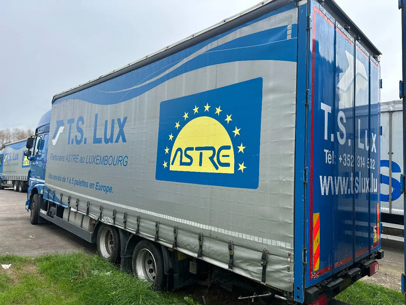 DAF XF 440 DAF XF 440 6x2 / SUPERSPACECAB / KOMBI MIT ANHANGER SCHMITZ 2016 / DURCHLADEN / 2 STUCK - Camião de lona: foto 2 DAF XF 440 DAF XF 440 6x2 / SUPERSPACECAB / KOMBI MIT ANHANGER SCHMITZ 2016 / DURCHLADEN / 2 STUCK - Camião de lona: foto 2