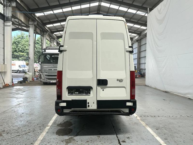 Iveco Daily 35C13 AIRCO / MOTORPROBLEEM -PROBLEME DE MOTEUR - Furgão: foto 4 Iveco Daily 35C13 AIRCO / MOTORPROBLEEM -PROBLEME DE MOTEUR - Furgão: foto 4
