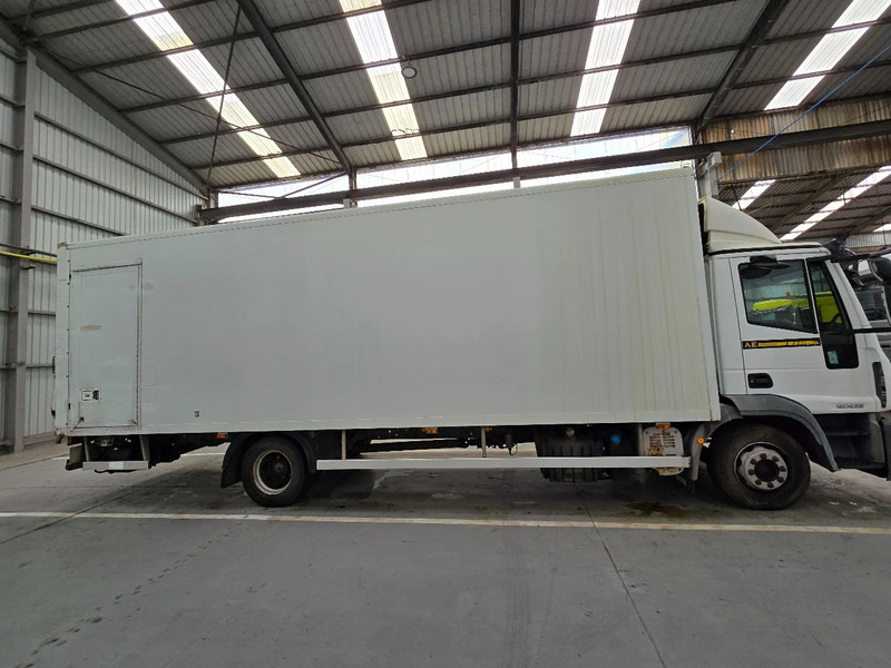 Iveco EuroCargo 120 E22 / MANUEL / EURO 5 / AIRCO - Camião furgão: foto 4 Iveco EuroCargo 120 E22 / MANUEL / EURO 5 / AIRCO - Camião furgão: foto 4