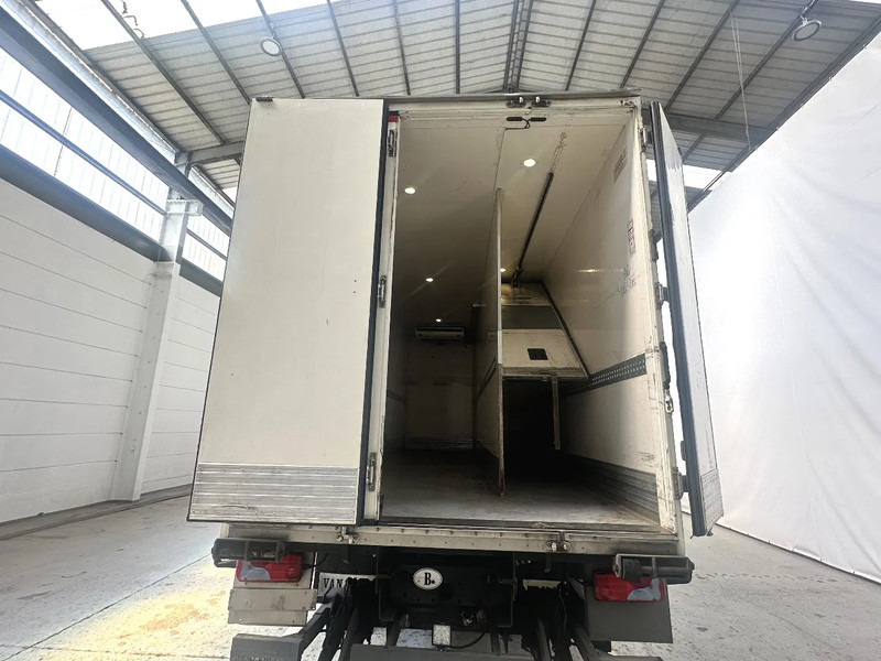 MAN TGX 26.360 steerable lift axles / hefbare stuurasen / essieux relevables directionnels - Camião frigorífico: foto 5 MAN TGX 26.360 steerable lift axles / hefbare stuurasen / essieux relevables directionnels - Camião frigorífico: foto 5