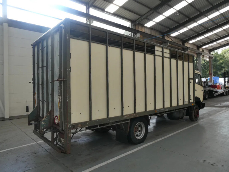 Mercedes-Benz 1117 BLATT-BLATT / SPRING-SPRING / LAMMES-LAMMES - Camião transporte de gado: foto 5 Mercedes-Benz 1117 BLATT-BLATT / SPRING-SPRING / LAMMES-LAMMES - Camião transporte de gado: foto 5
