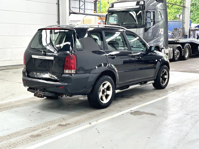 SsangYong Rexton AIRCO / LEATHER / MOTEUR MERCEDES - MERCEDES MOTOR - Automóvel: foto 5 SsangYong Rexton AIRCO / LEATHER / MOTEUR MERCEDES - MERCEDES MOTOR - Automóvel: foto 5