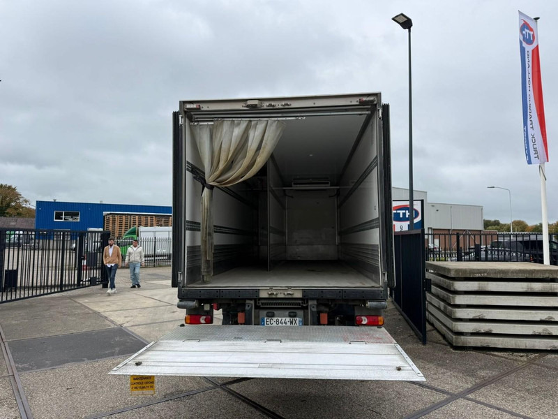 Renault D210.14 Frigobox Multitemp + Taillift THERMO KING T800R - Camião frigorífico: foto 5 Renault D210.14 Frigobox Multitemp + Taillift THERMO KING T800R - Camião frigorífico: foto 5