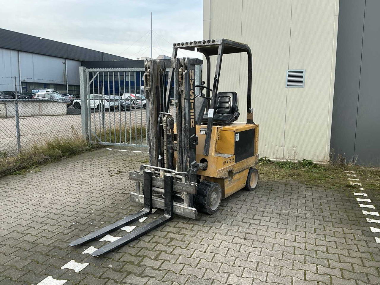 1993 HYSTER E2.00 XL FORKLIFT - Empilhadeira: foto 1 1993 HYSTER E2.00 XL FORKLIFT - Empilhadeira: foto 1