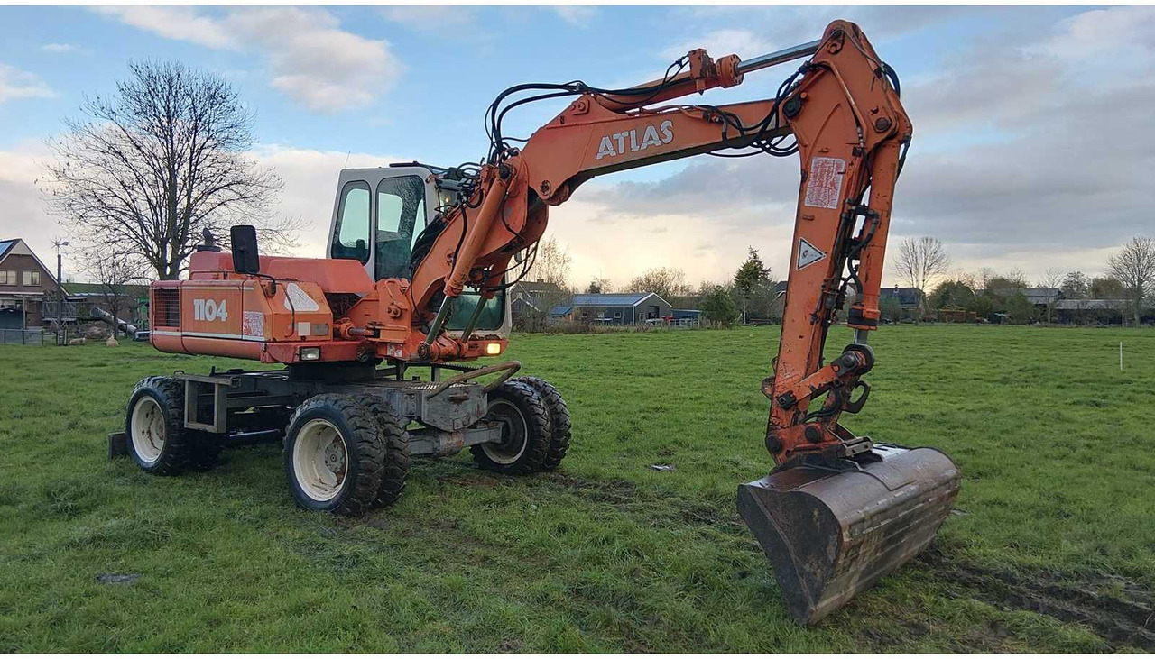 1996 ATLAS 1104 WHEELED EXCAVATOR - Escavadeira de rodas: foto 2 1996 ATLAS 1104 WHEELED EXCAVATOR - Escavadeira de rodas: foto 2