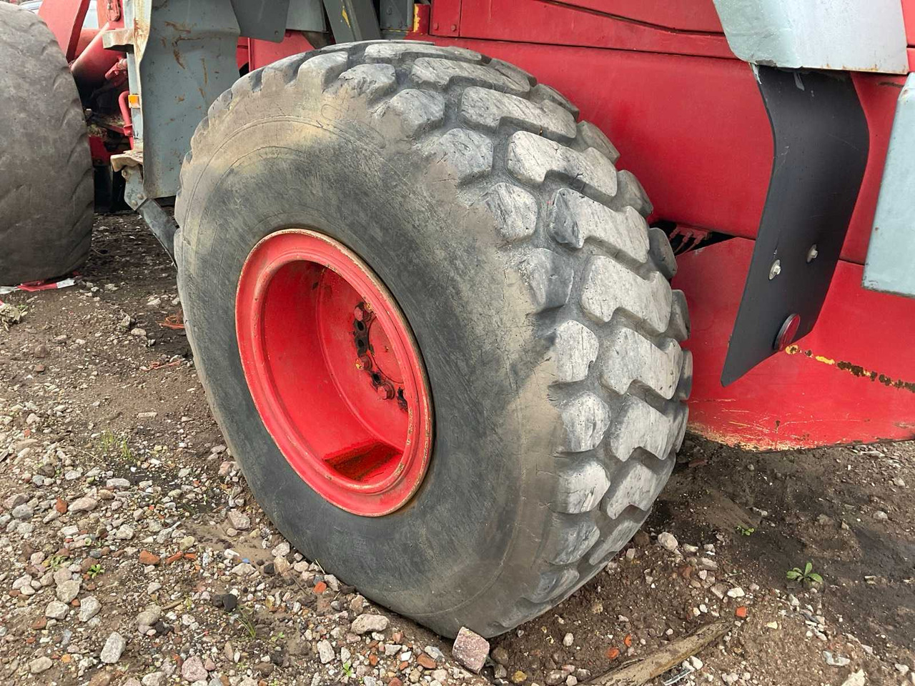Pá carregadora de rodas 1996 KOMATSU WH320-3H WHEEL LOADER: foto 19 Pá carregadora de rodas 1996 KOMATSU WH320-3H WHEEL LOADER: foto 19