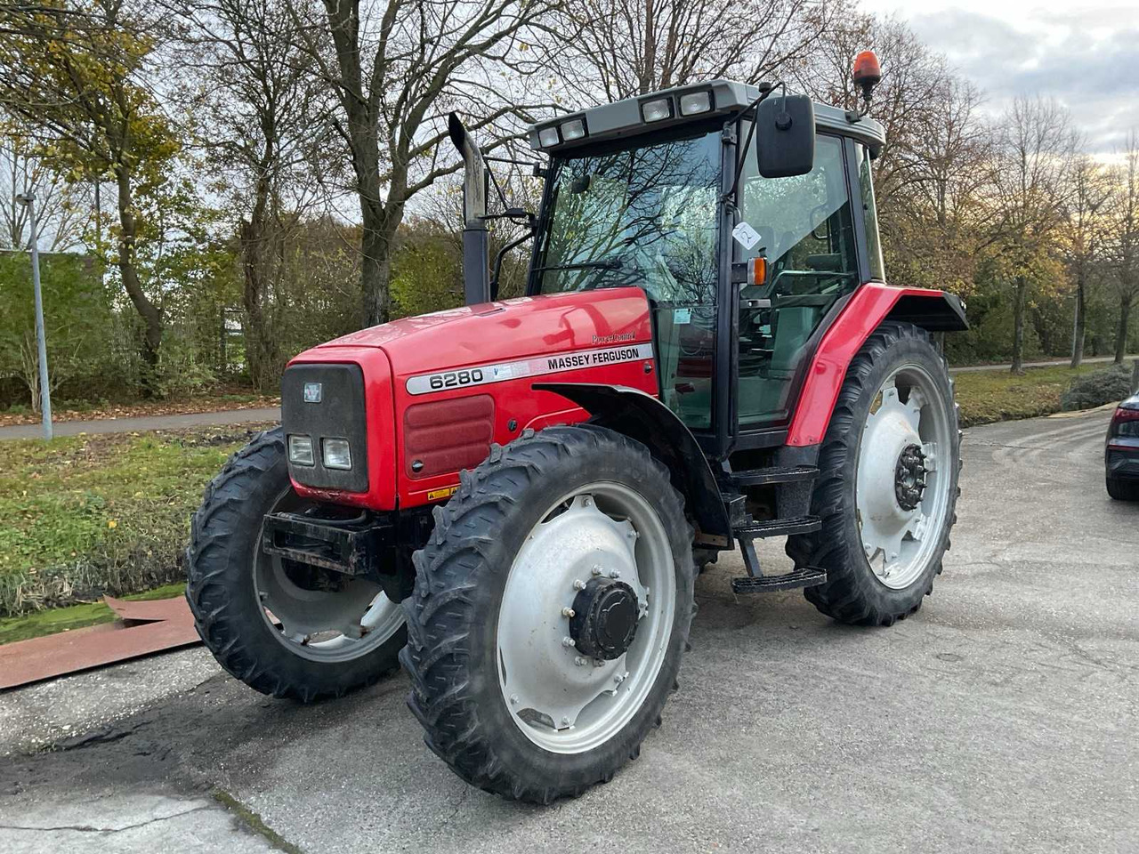 2002 MASSEY FERGUSON 6280 ALL-WHEEL DRIVE FARM TRACTOR - Trator: foto 1 2002 MASSEY FERGUSON 6280 ALL-WHEEL DRIVE FARM TRACTOR - Trator: foto 1