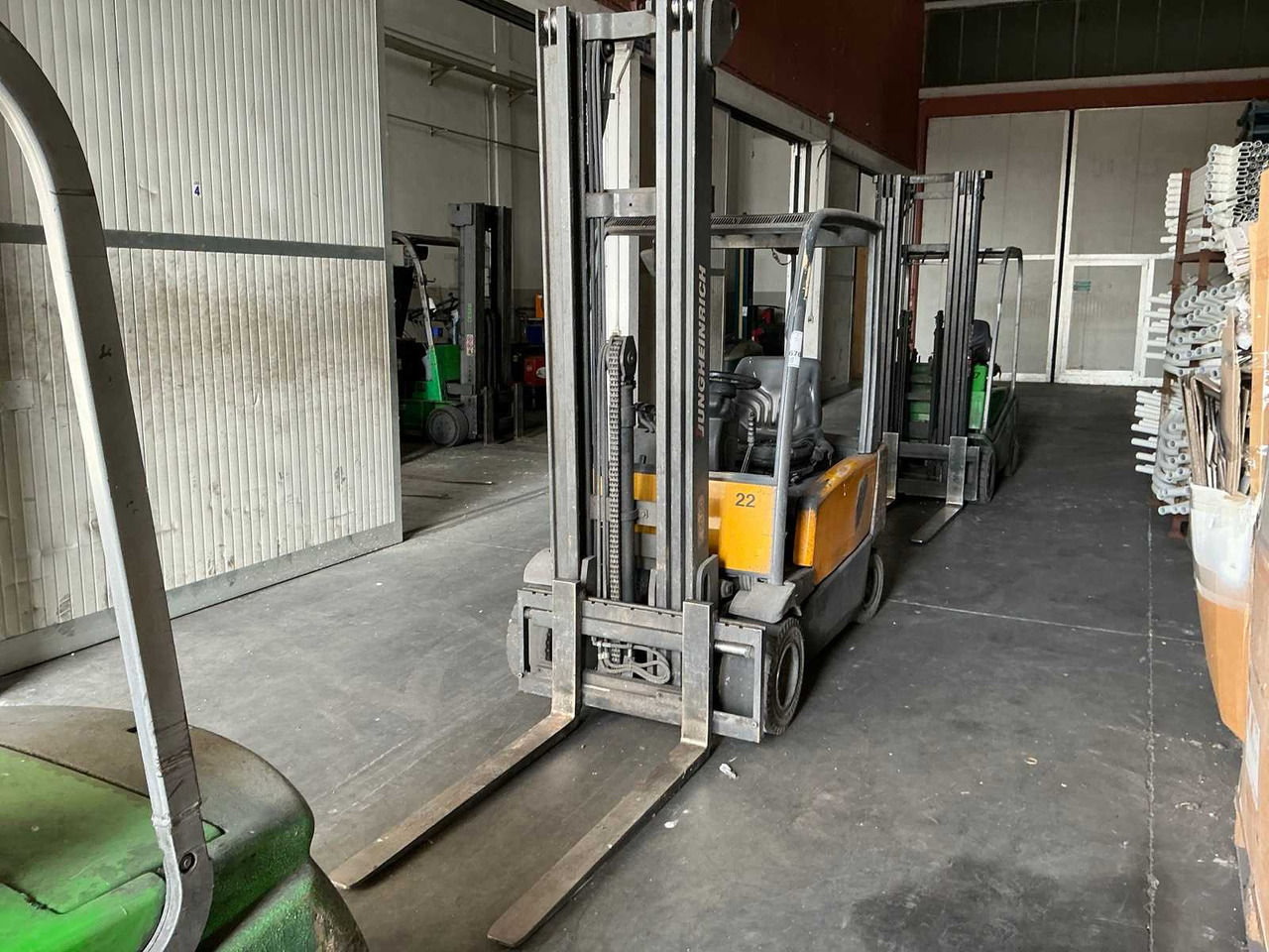 2004 - JUNGHEINRICH - EFG 318 - FORKLIFT - Empilhadeira: foto 2 2004 - JUNGHEINRICH - EFG 318 - FORKLIFT - Empilhadeira: foto 2