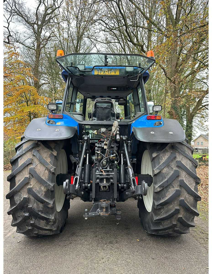 2004 NEW HOLLAND T/M 175 FOUR WHEEL DRIVE FARM TRACTOR - Trator: foto 4 2004 NEW HOLLAND T/M 175 FOUR WHEEL DRIVE FARM TRACTOR - Trator: foto 4