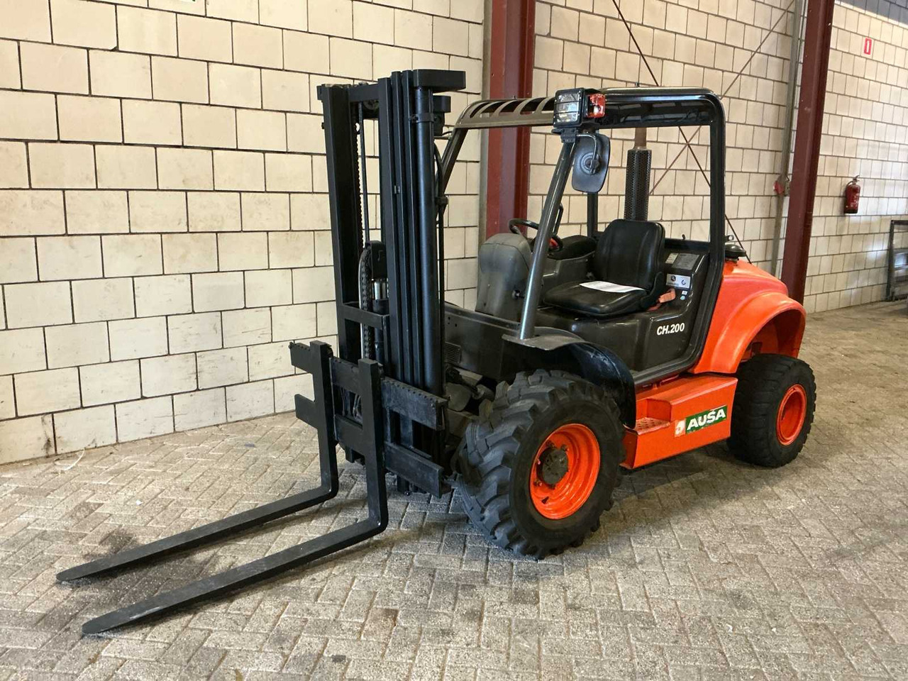 2005 AUSA CH200H FORKLIFT - Empilhadeira: foto 1 2005 AUSA CH200H FORKLIFT - Empilhadeira: foto 1