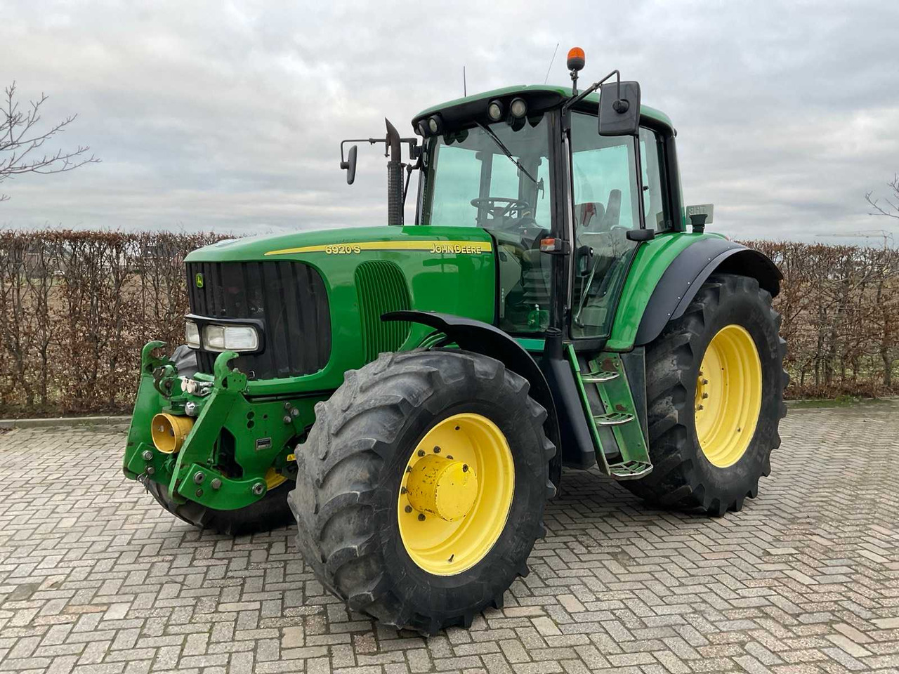 2005 JOHN DEERE 6920 S ALL-WHEEL DRIVE FARM TRACTOR - Trator: foto 1 2005 JOHN DEERE 6920 S ALL-WHEEL DRIVE FARM TRACTOR - Trator: foto 1