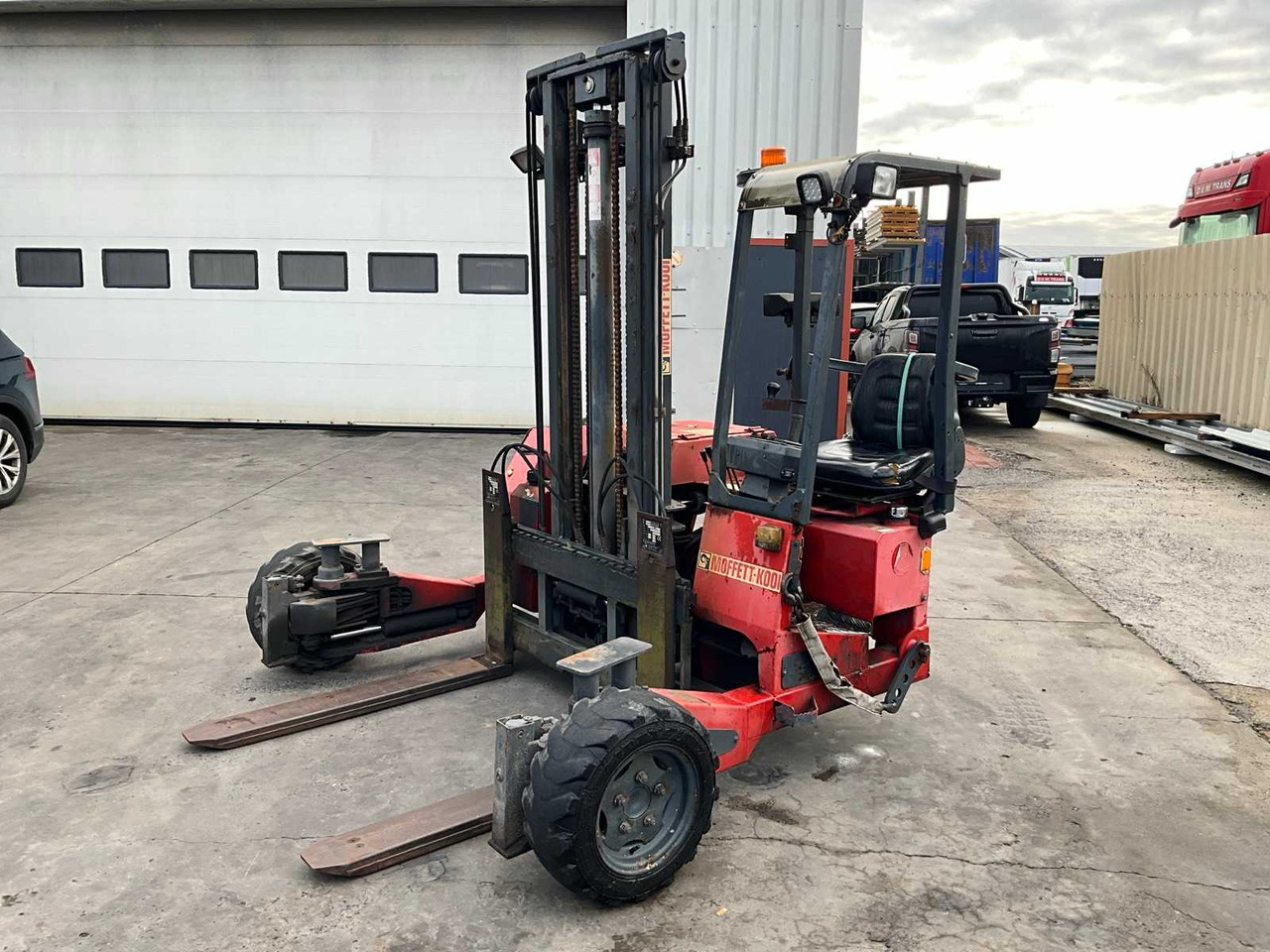 2005 MOFFET CAGE M3-20.4 TAKEAWAY FORKLIFT - Empilhadeira: foto 1 2005 MOFFET CAGE M3-20.4 TAKEAWAY FORKLIFT - Empilhadeira: foto 1