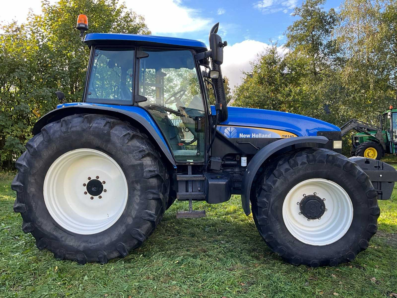 2006 NEW HOLLAND TM140 FOUR WHEEL DRIVE FARM TRACTOR - Trator: foto 5 2006 NEW HOLLAND TM140 FOUR WHEEL DRIVE FARM TRACTOR - Trator: foto 5