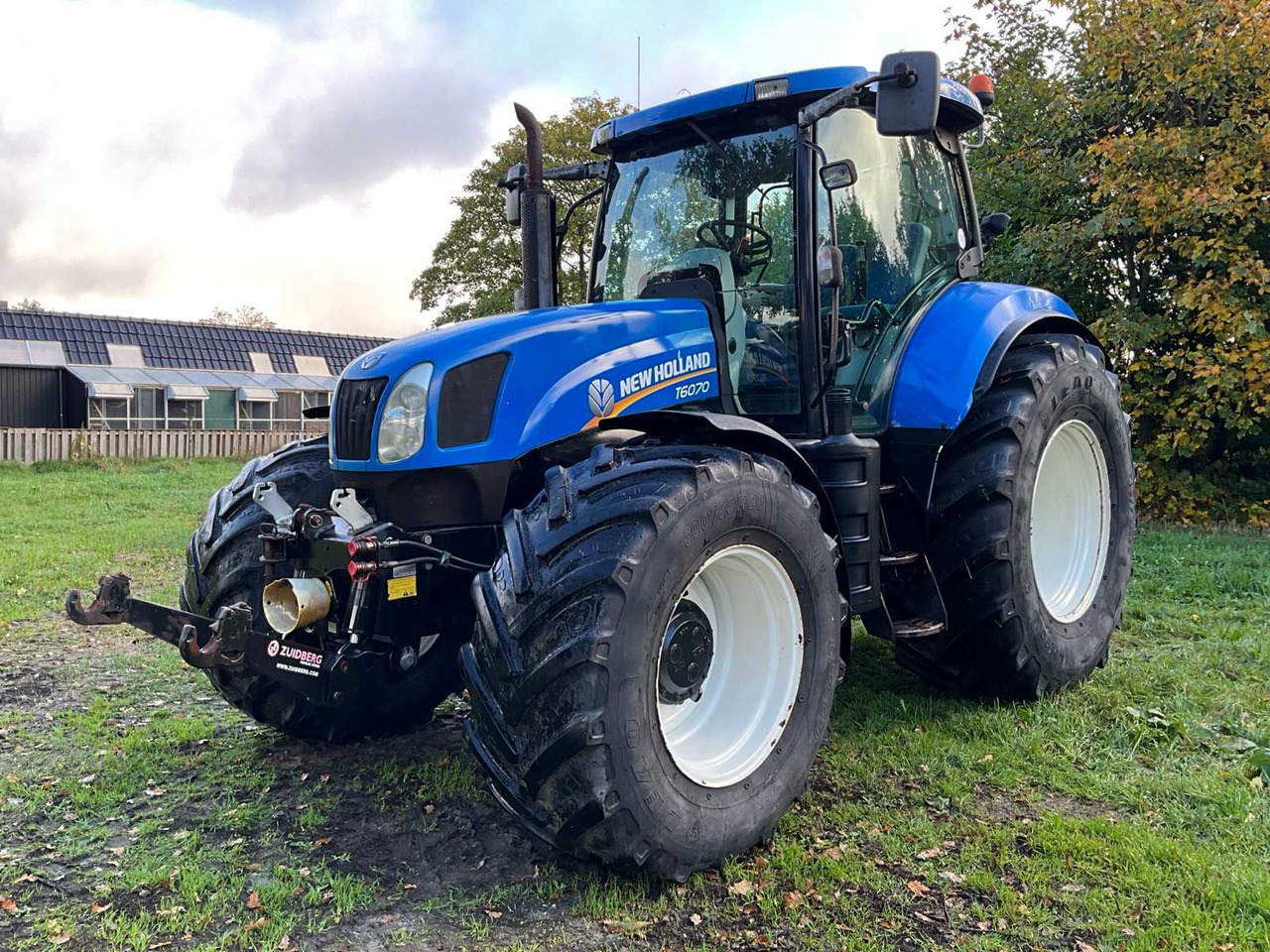 2008 NEW HOLLAND T6070 FOUR WHEEL DRIVE FARM TRACTOR - Trator: foto 1 2008 NEW HOLLAND T6070 FOUR WHEEL DRIVE FARM TRACTOR - Trator: foto 1